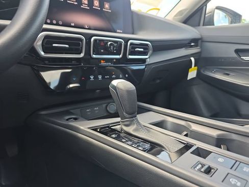New 2026 Nissan Sentra SV w/ Floor Mat Package FWD image 25