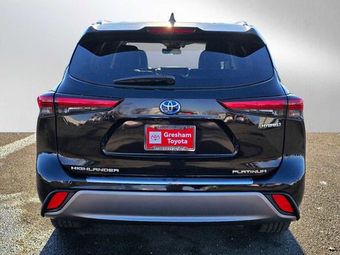 Used 2021 Toyota Highlander Platinum AWD/4WD image 4