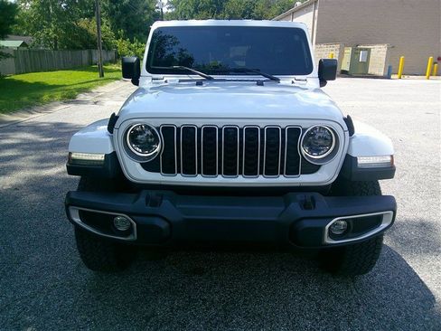 Used 2024 Jeep Wrangler Unlimited Sahara w/ Technology Group AWD/4WD image 8