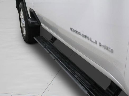 Used 2023 GMC Sierra 2500 Denali w/ Denali Ultimate Package image 32