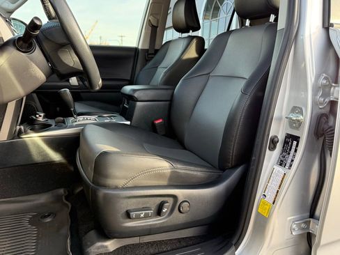 Used 2024 Toyota 4Runner SR5 Premium image 2