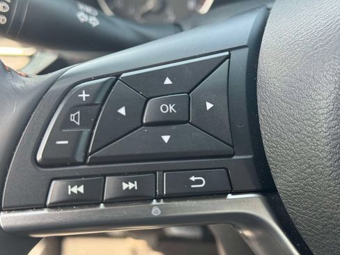 Used 2025 Nissan Sentra SR FWD image 19