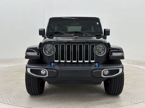 Used 2022 Jeep Wrangler Unlimited Sahara w/ Cold Weather Group AWD/4WD image 6