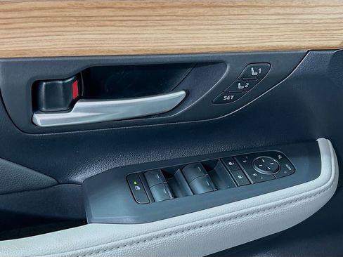 New 2026 Toyota Grand Highlander FWD image 17
