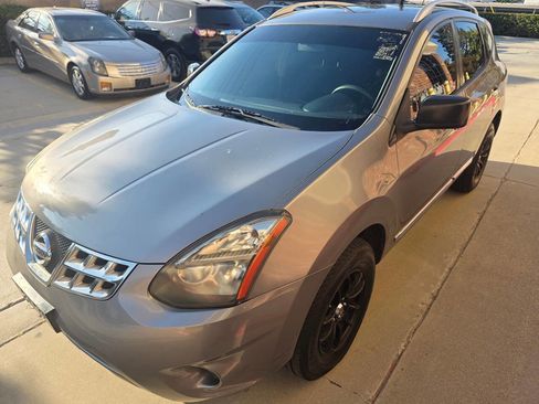 Used 2015 Nissan Rogue S w/ Convenience Package image 3