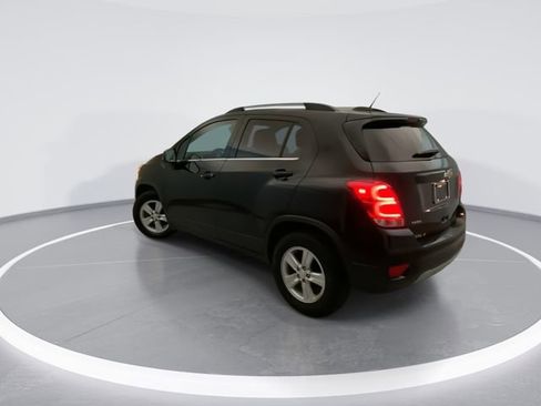Used 2020 Chevrolet Trax LT FWD image 4