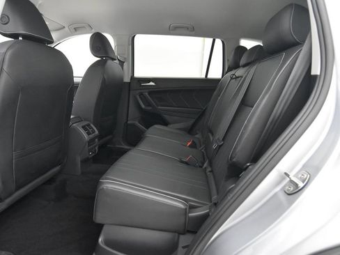 Used 2022 Volkswagen Tiguan SE AWD/4WD image 26