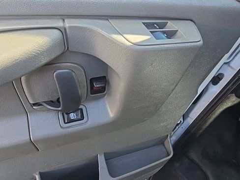 Used 2013 Chevrolet Express 3500 image 9