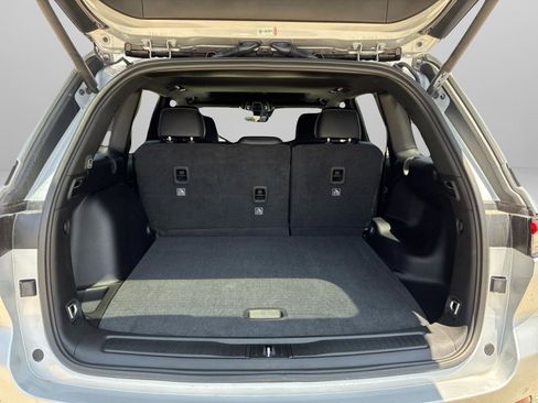 New 2025 Jeep Grand Cherokee Altitude RWD image 26