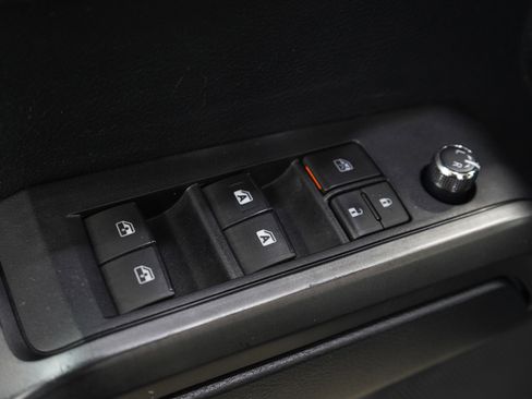 Used 2016 Toyota Tacoma SR5 image 21