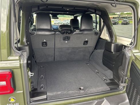 Used 2024 Jeep Wrangler Unlimited Sahara AWD/4WD image 12