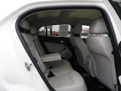 Used 2018 Mercedes-Benz GLA 250 4MATIC image 27