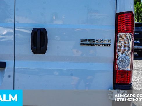 Used 2025 RAM ProMaster 2500 w/ Convenience Group FWD image 12