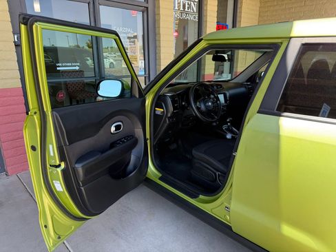 Used 2018 Kia Soul + FWD image 15