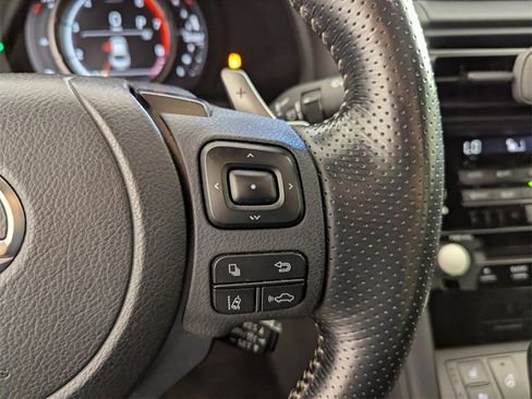 Used 2023 Lexus IS 500 image 23