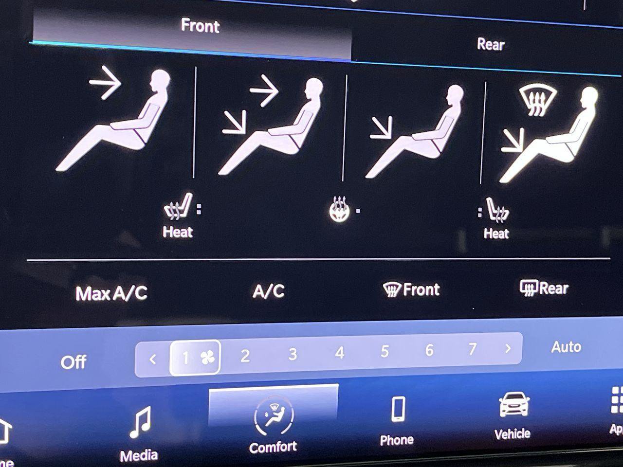 Used 2024 Chrysler Pacifica Touring-L FWD image 22