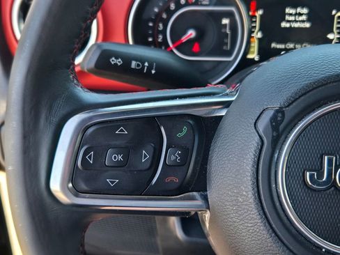 Used 2018 Jeep Wrangler Unlimited Rubicon w/ Dual Top Group AWD/4WD image 23