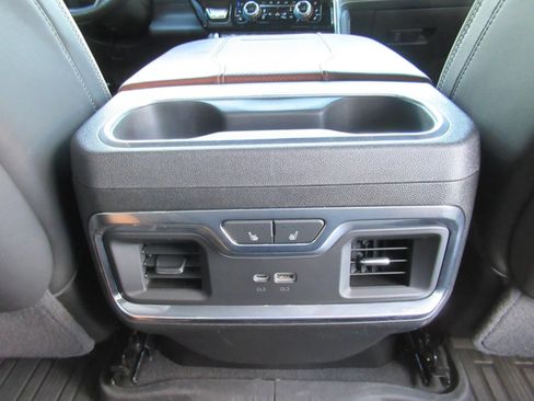 Used 2024 GMC Sierra 3500 Denali Ultimate AWD/4WD image 36