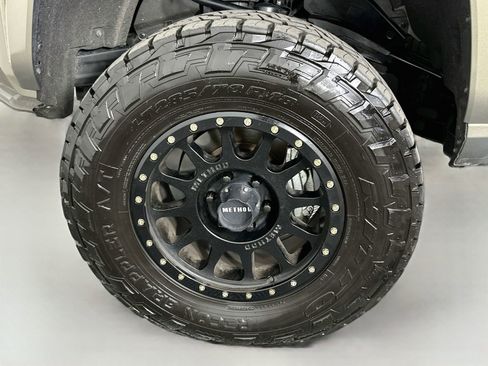 Used 2025 Toyota Tacoma TRD Sport AWD/4WD image 30