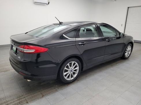 Used 2017 Ford Fusion SE w/ Fusion SE Technology Package image 10