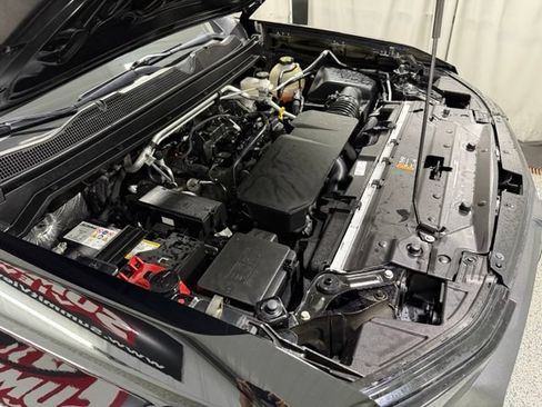 Used 2024 Chevrolet Colorado W/T w/ Technology Package RWD image 21