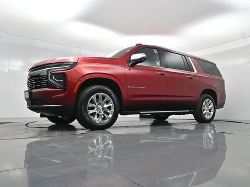 Used 2025 Chevrolet Suburban Premier image 35