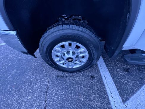 Used 2024 Chevrolet Silverado 2500 LT image 10