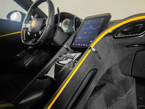 Certified 2024 Ferrari Roma image 45