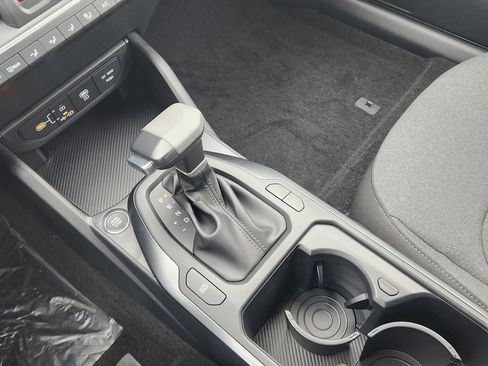 New 2025 Kia K4 LX image 24