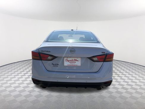 Used 2025 Nissan Altima 2.5 SR FWD image 15