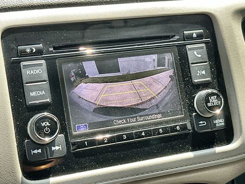 Used 2020 Honda HR-V LX image 25