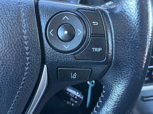 Used 2018 Toyota Corolla iM image 14