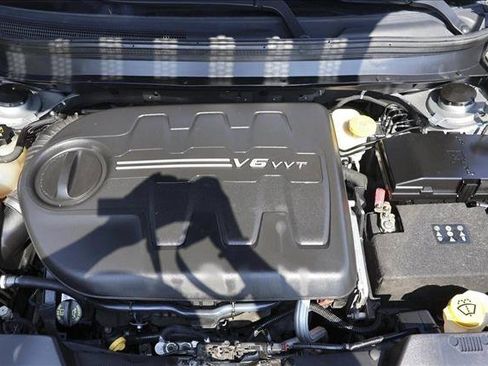 Used 2017 Jeep Cherokee Sport w/ Cold Weather Group AWD/4WD image 29