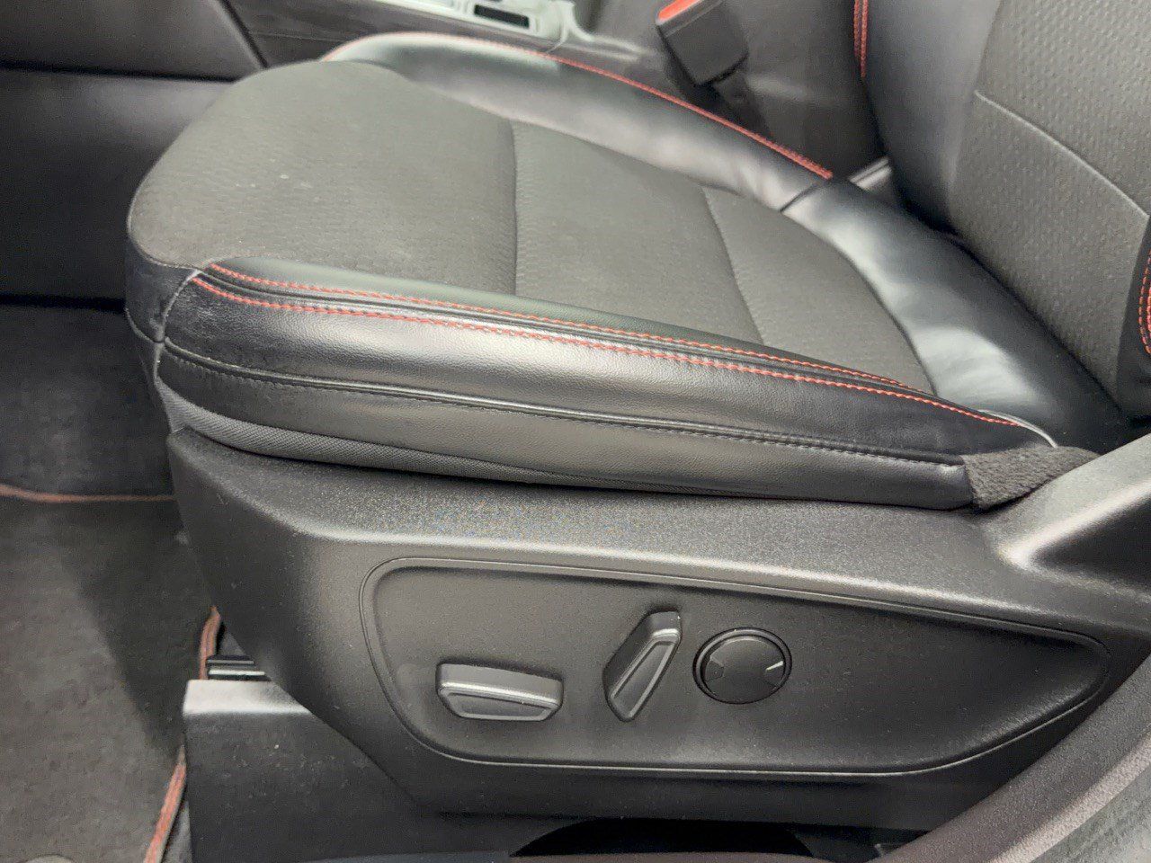 Certified 2023 Ford Escape ST-Line w/ Tech Pack #1 AWD/4WD image 16