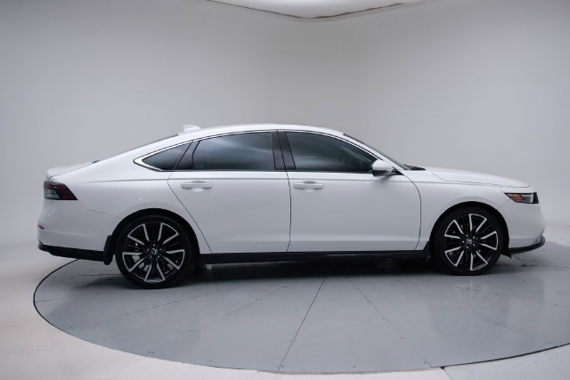 Certified 2023 Honda Accord Touring image 2