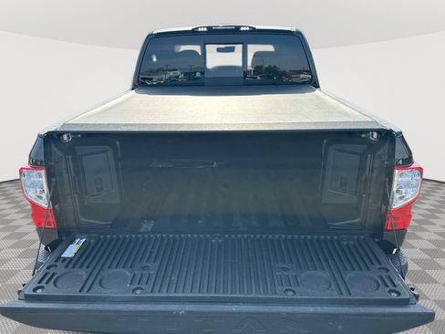 Used 2020 Nissan Titan SV w/ SV Convenience Package image 31