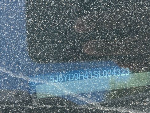 Used 2025 Acura MDX FWD w/ Technology Package image 3