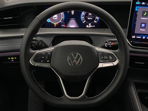 New 2025 Volkswagen Tiguan SE image 15