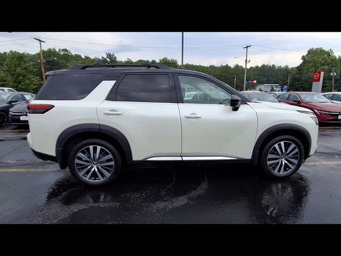 Used 2022 Nissan Pathfinder Platinum w/ Cargo Package AWD/4WD image 9