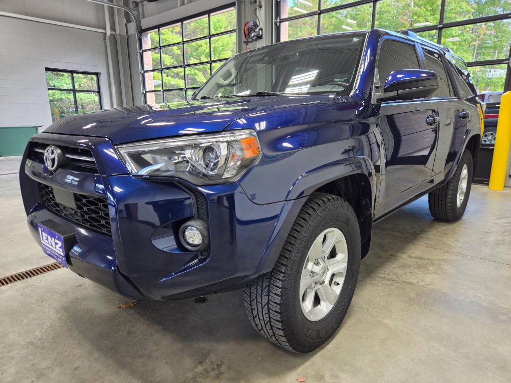 Used 2021 Toyota 4Runner SR5 AWD/4WD image 5