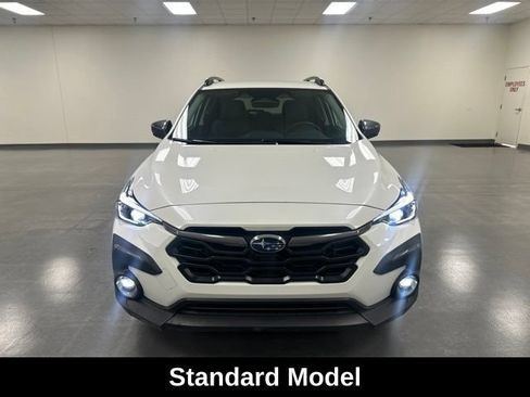 Used 2024 Subaru Crosstrek 2.5i Limited AWD/4WD image 2