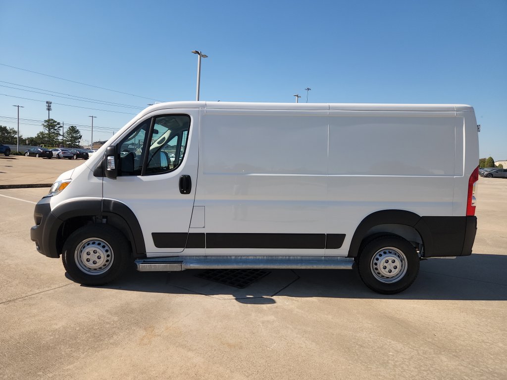 Used 2025 RAM ProMaster 2500 w/ U-Haul Equipment Group FWD image 8