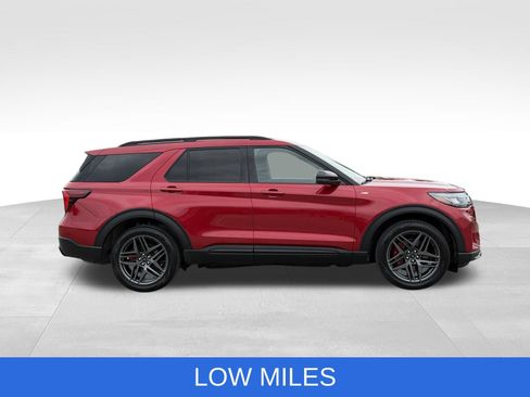 Used 2025 Ford Explorer ST-Line w/ Premium Package AWD/4WD image 12