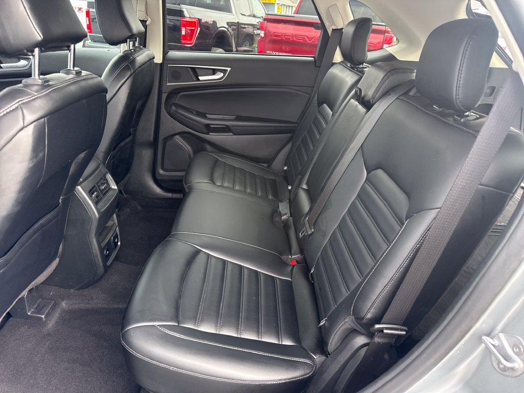 Used 2024 Ford Edge SEL w/ Convenience Package AWD/4WD image 16