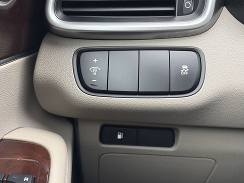 Used 2018 Kia Sorento FWD image 25