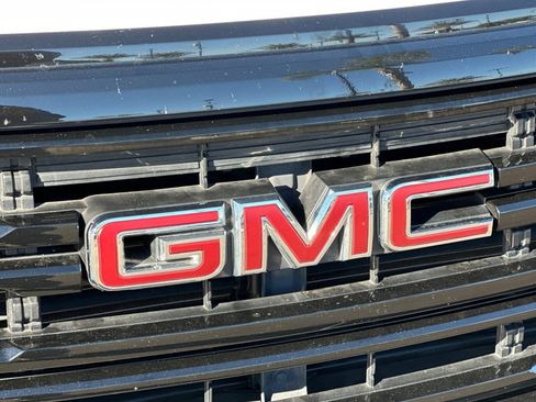 Used 2022 GMC Acadia SLT w/ Elevation Edition image 41