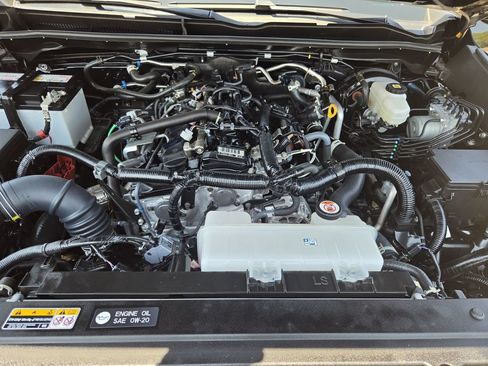 Used 2025 Toyota 4Runner SR5 RWD image 29