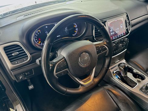 Used 2020 Jeep Grand Cherokee Limited image 24