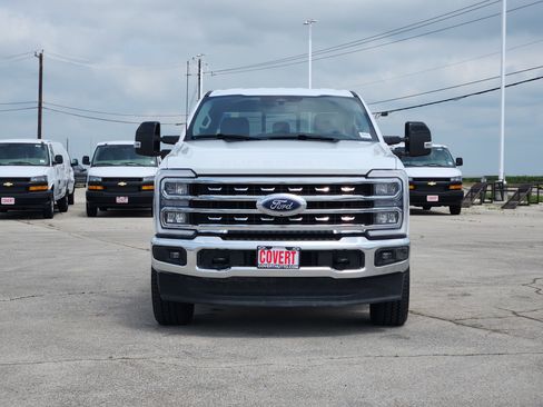 Used 2024 Ford F250 Lariat w/ FX4 Off-Road Package AWD/4WD image 2