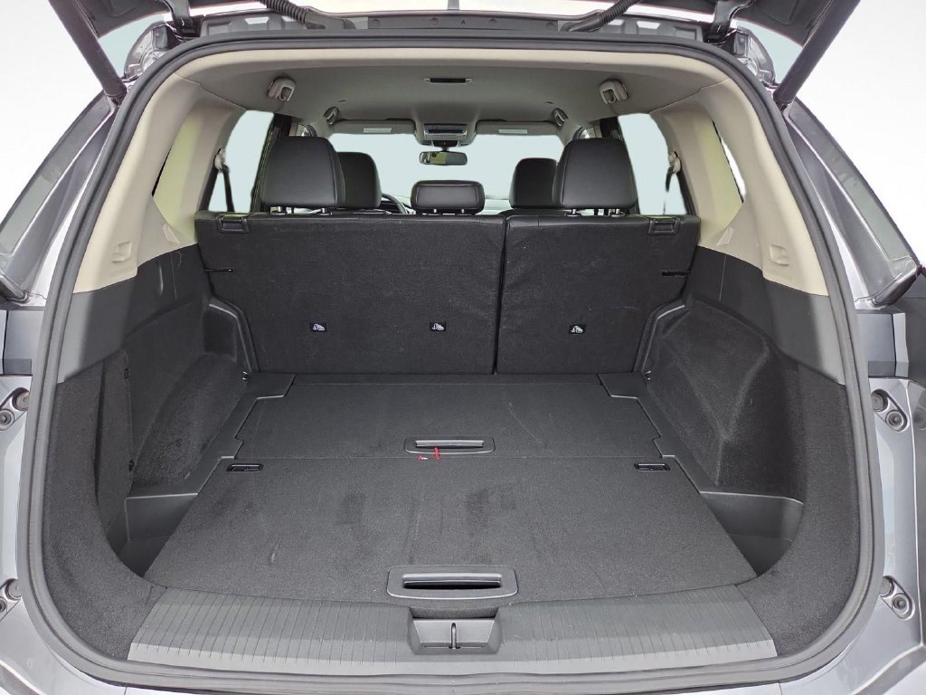 Used 2025 Nissan Rogue SL FWD image 29